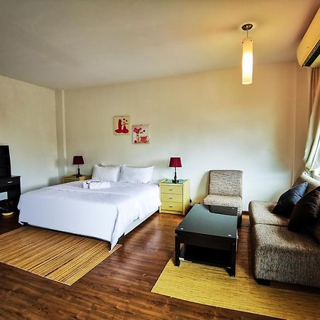 Natol Homestay - Kuching Home Penthouse Airport Road Экстерьер фото