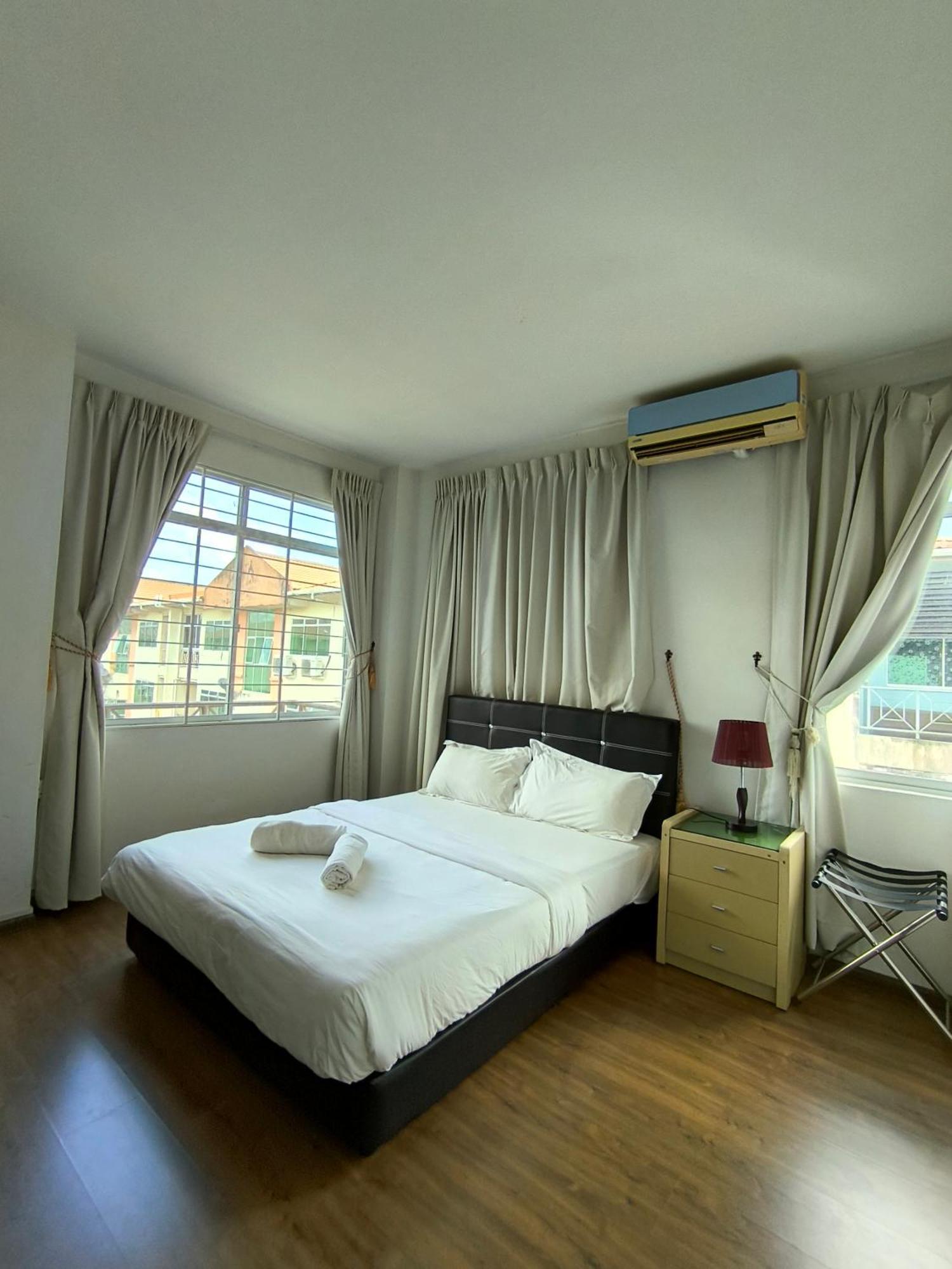 Natol Homestay - Kuching Home Penthouse Airport Road Экстерьер фото